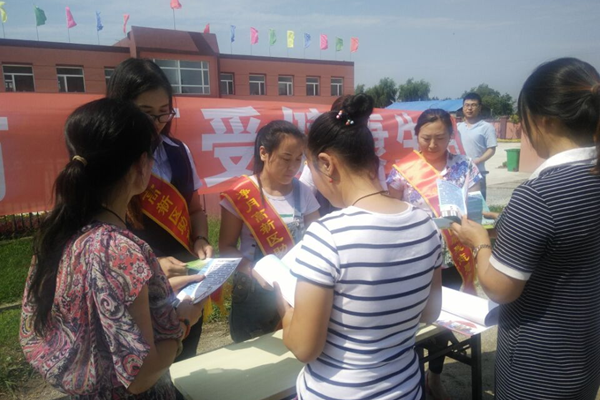 1503646221564697.png 现场讲解残疾预防知识.png