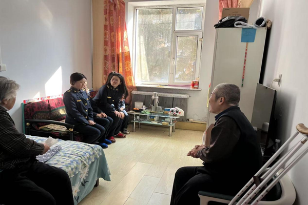 前进街道湖光社区传承雷锋精神</em>，<em class='wa-mark'>践行榜样力量图片1.png