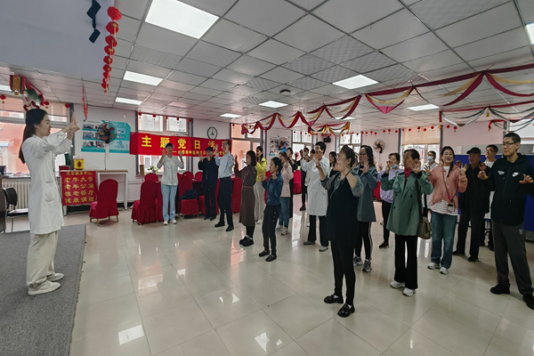 2025年5月22日</em>，<em class='wa-mark'>红旗街道建工社区开展以“爱心义诊暖人心 精准助残零距离”为主题的暖心活动.jpg