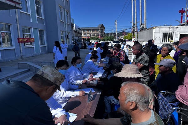 1749178494660848.jpg 朝阳区乐山镇残联开展残疾人免费义诊活动 (2).jpg